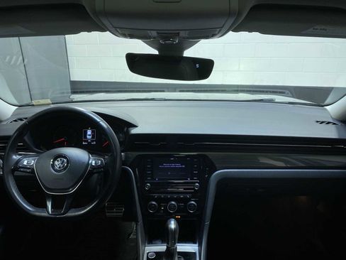 Used 2020 Volkswagen Passat 2.0T R-Line FWD image 10