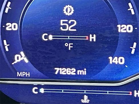 Used 2022 Chevrolet Suburban Premier image 37