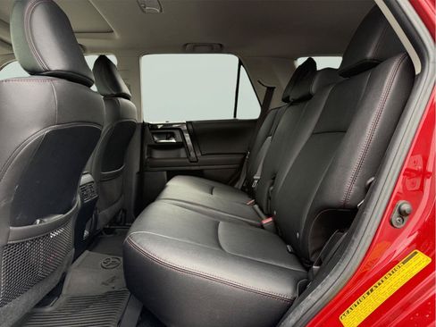 Used 2022 Toyota 4Runner TRD Off-Road Premium w/ Moonroof Package AWD/4WD image 19