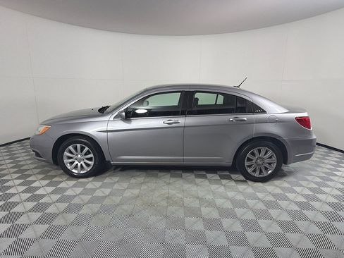 Used 2013 Chrysler 200 Touring FWD image 8
