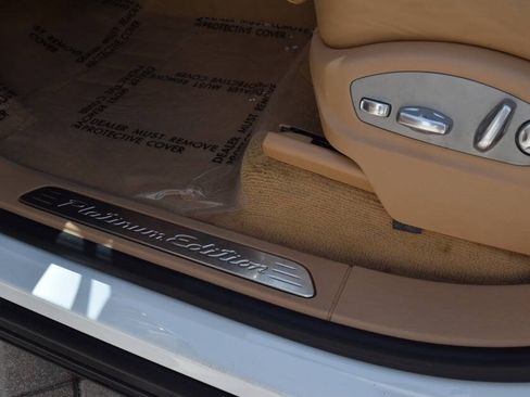Used 2014 Porsche Cayenne Diesel Platinum Edition AWD/4WD image 42