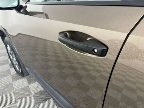 Used 2025 Nissan Kicks S AWD/4WD image 22