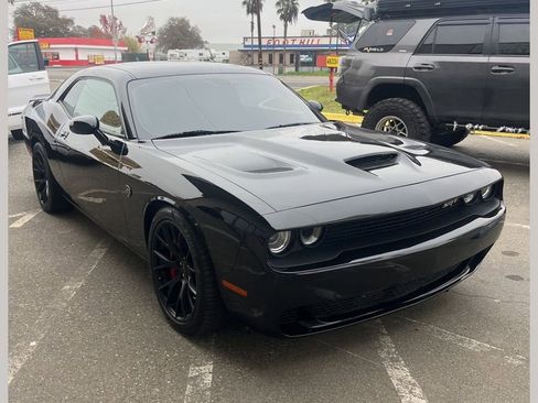 Used 2016 Dodge Challenger SRT Hellcat image 1