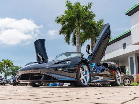 Used 2021 McLaren Elva RWD image 9
