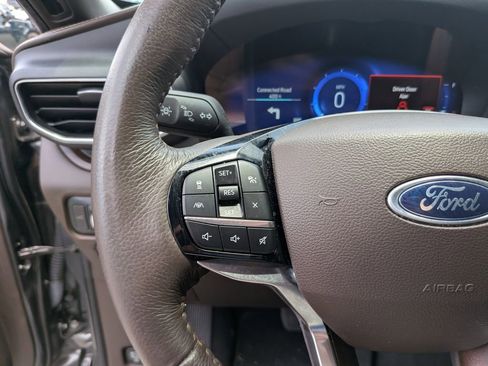 Used 2024 Ford Explorer King Ranch w/ Technology Package RWD image 29