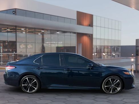 Used 2019 Toyota Camry XSE FWD image 11