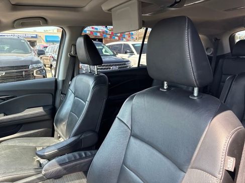 Used 2021 Honda Pilot Touring image 9