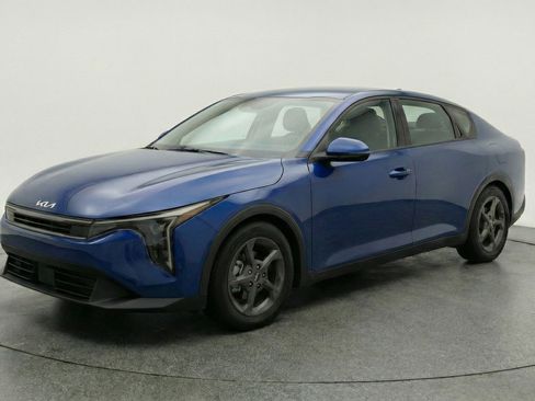 Used 2025 Kia K4 FWD image 3