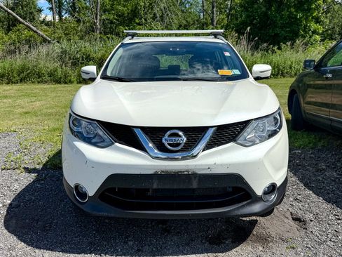 Used 2017 Nissan Rogue Sport SV w/ SV Premium Package AWD/4WD image 2