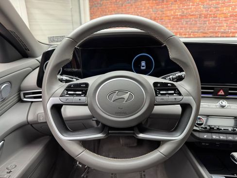 Used 2024 Hyundai Elantra SEL w/ Convenience Package FWD image 14