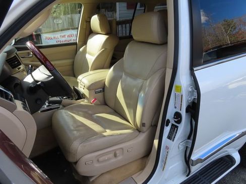 Used 2013 Lexus LX 570 4WD image 25