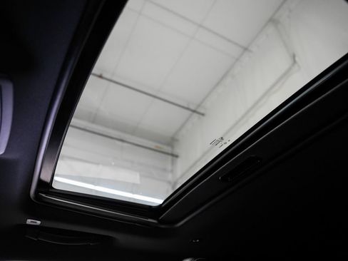 Used 2019 Dodge Challenger SRT Hellcat Redeye image 26