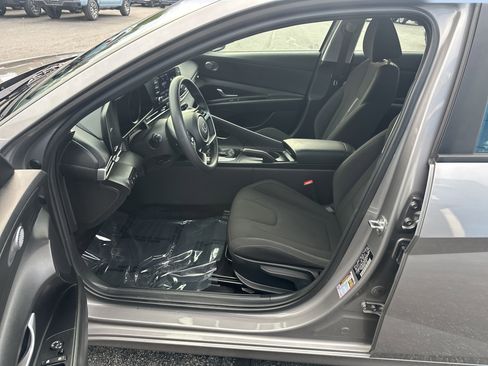 Used 2023 Hyundai Elantra SEL image 10