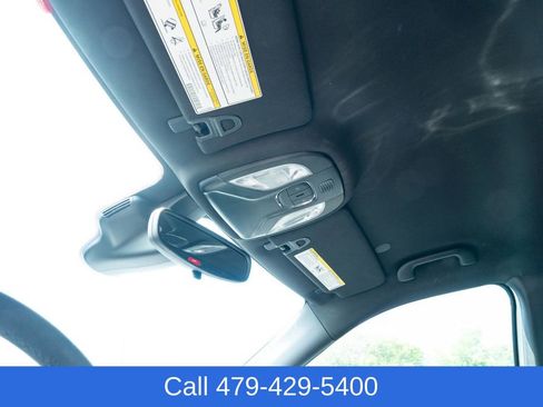 Used 2025 Jeep Compass Latitude AWD/4WD image 19
