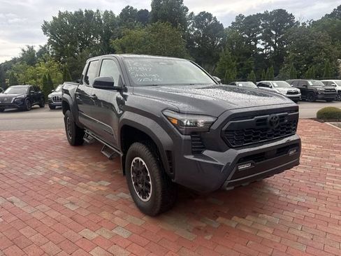 Used 2024 Toyota Tacoma TRD Off-Road AWD/4WD image 19