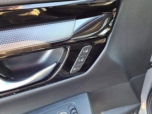 Used 2025 Honda CR-V EX-L image 11
