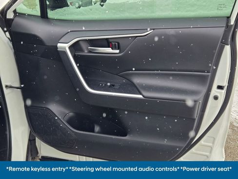 Used 2020 Toyota RAV4 XLE w/ Convenience Package image 6