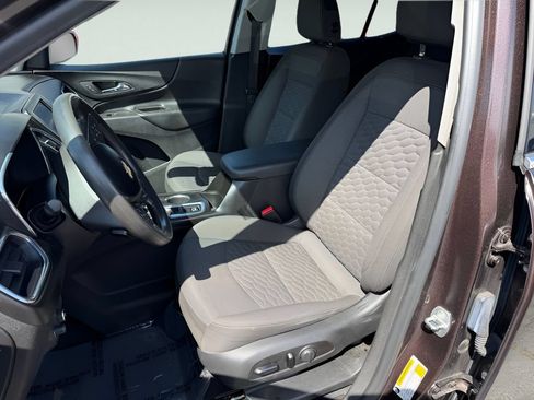 Used 2020 Chevrolet Equinox LT AWD/4WD image 16