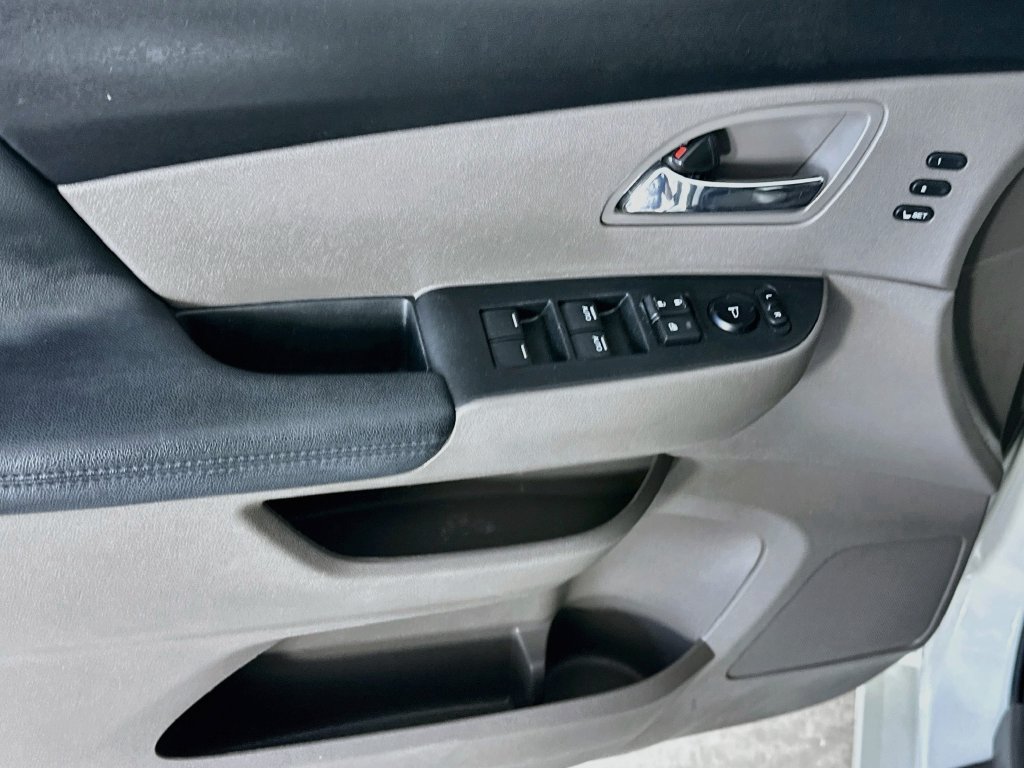 Used 2016 Honda Odyssey Touring Elite image 25