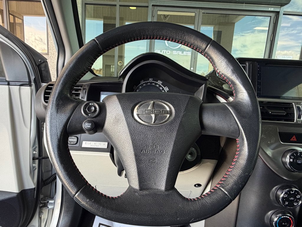 Used 2014 Scion iQ 10 Series FWD image 8