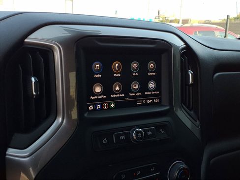 Used 2024 Chevrolet Silverado 1500 Custom w/ Turbomax Blackout Package AWD/4WD image 10
