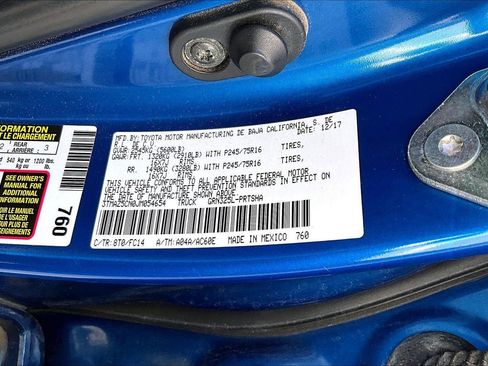 Certified 2018 Toyota Tacoma SR5 image 32