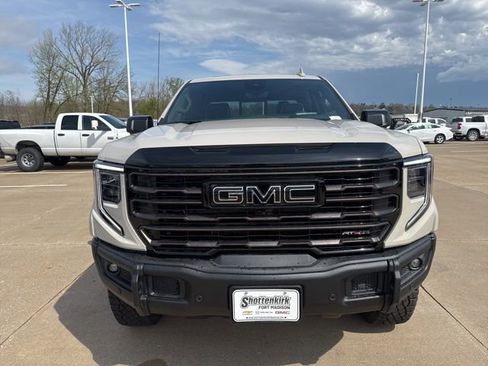 New 2026 GMC Sierra 1500 AT4X w/ LPO, Black Badging Package AWD/4WD image 11
