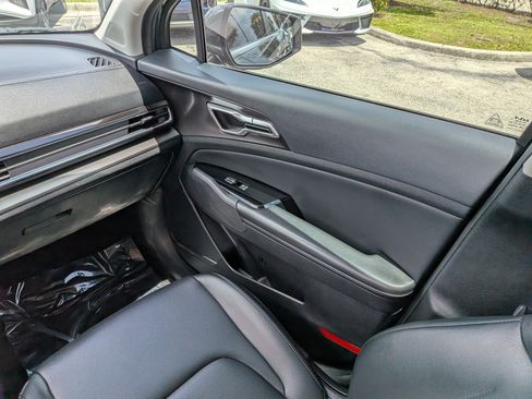 Used 2023 Kia Sportage EX FWD image 18
