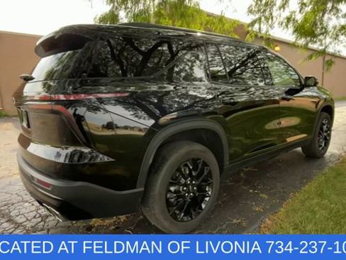Used 2025 Chevrolet Traverse LT w/ Midnight/Sport Edition AWD/4WD image 8