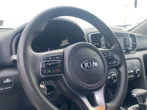 Used 2019 Kia Sportage LX image 8