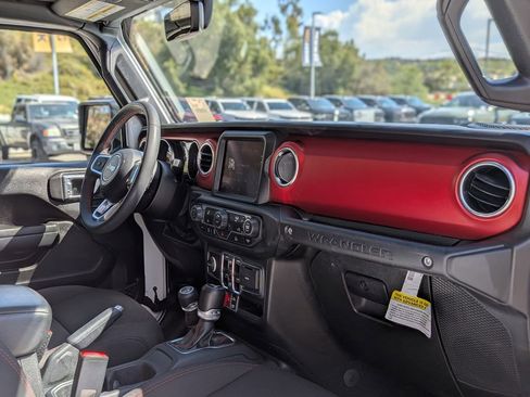 Certified 2023 Jeep Wrangler Unlimited Rubicon image 28