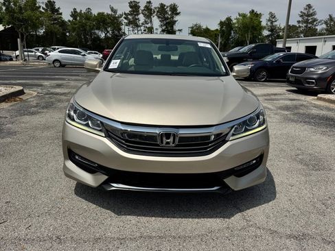 Used 2017 Honda Accord EX-L image 2
