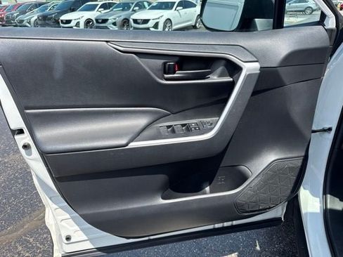 Used 2020 Toyota RAV4 LE w/ All Weather Liner Package AWD/4WD image 8