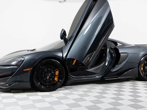Used 2019 McLaren 600LT RWD image 1