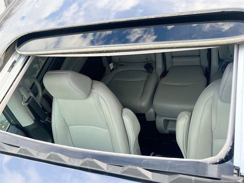 Used 2024 Honda Odyssey EX-L image 21