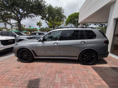 Used 2026 BMW X7 xDrive40i w/ M Sport Package AWD/4WD image 4