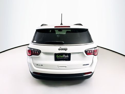Used 2022 Jeep Compass Latitude w/ Convenience Group AWD/4WD image 7