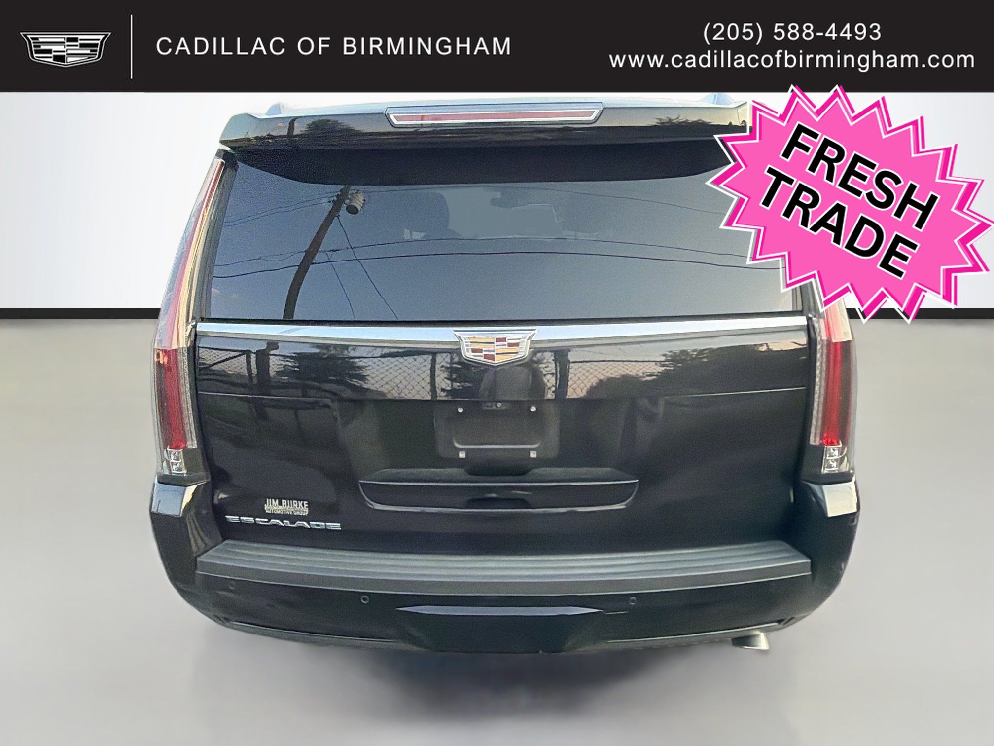 Used 2018 Cadillac Escalade Luxury RWD image 3