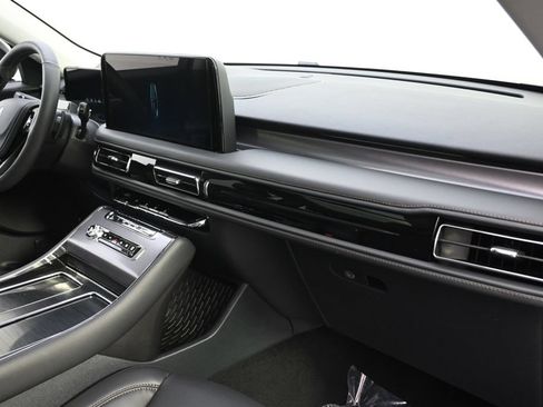 New 2026 Lincoln Aviator AWD w/ Jet Appearance Package image 15