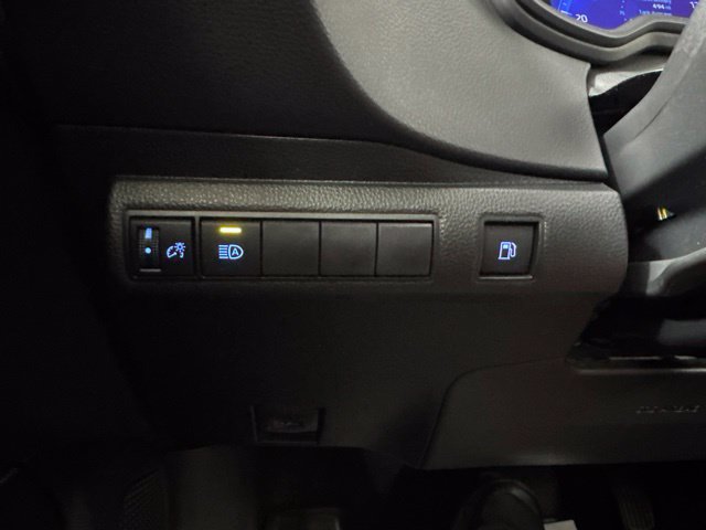 Used 2021 Toyota Corolla LE FWD image 18