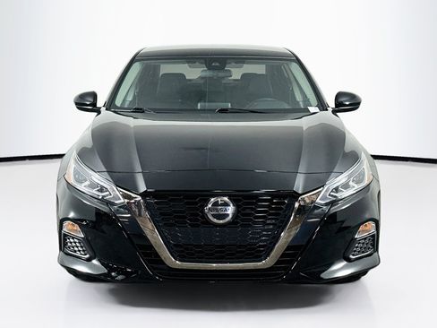 Used 2022 Nissan Altima 2.5 SR FWD image 2