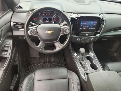 Used 2023 Chevrolet Traverse LT image 15