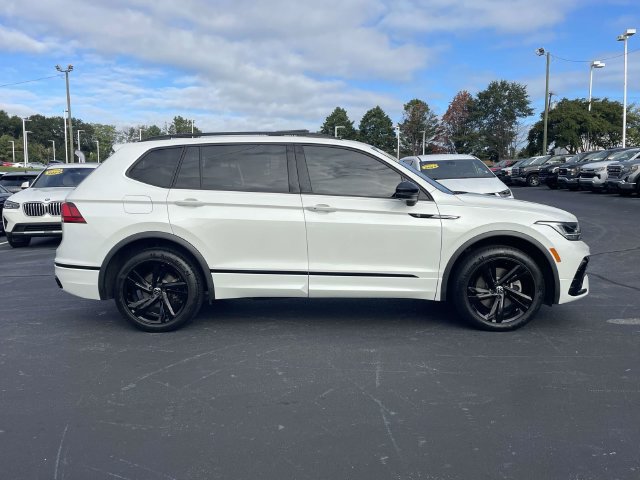 Certified 2023 Volkswagen Tiguan SE R-Line FWD image 8
