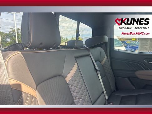 Used 2024 GMC Canyon Denali image 43