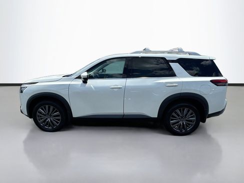Used 2024 Nissan Pathfinder SL w/ SL Premium Package FWD image 4