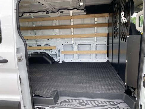 Used 2025 Ford Transit 250 Low Roof w/ Exterior Upgrade Package RWD image 28