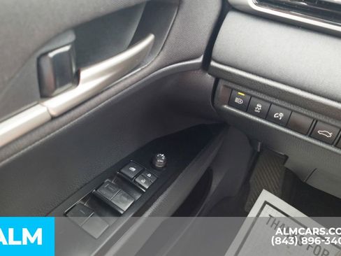 Used 2025 Toyota Camry LE image 30