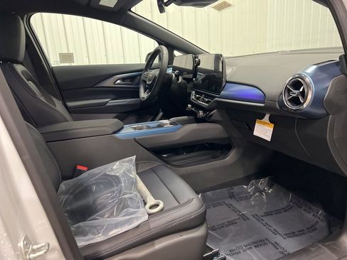 New 2026 Chevrolet Equinox EV LT AWD/4WD image 6