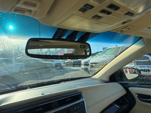 Used 2013 Toyota Avalon Limited image 29