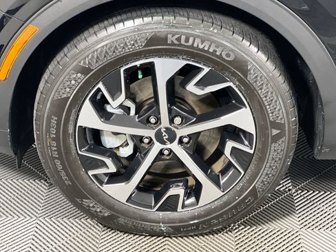 Certified 2024 Kia Sportage EX FWD image 12